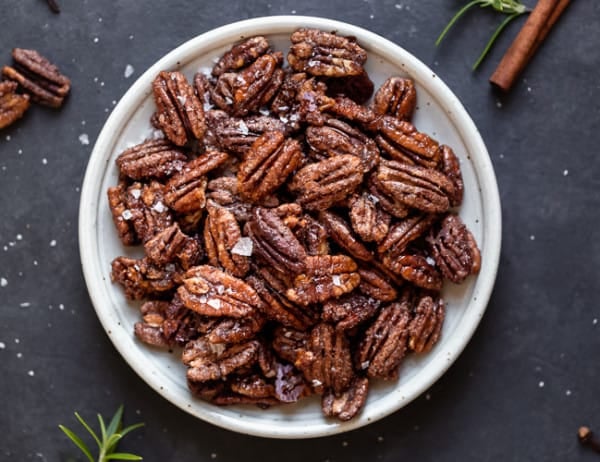 HOLIDAY SPICED PECANS