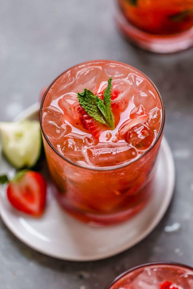 Low-Sugar Strawberry Mojito Kombucha Cocktail