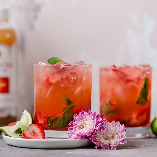 Low-Sugar Strawberry Mojito Kombucha Cocktails