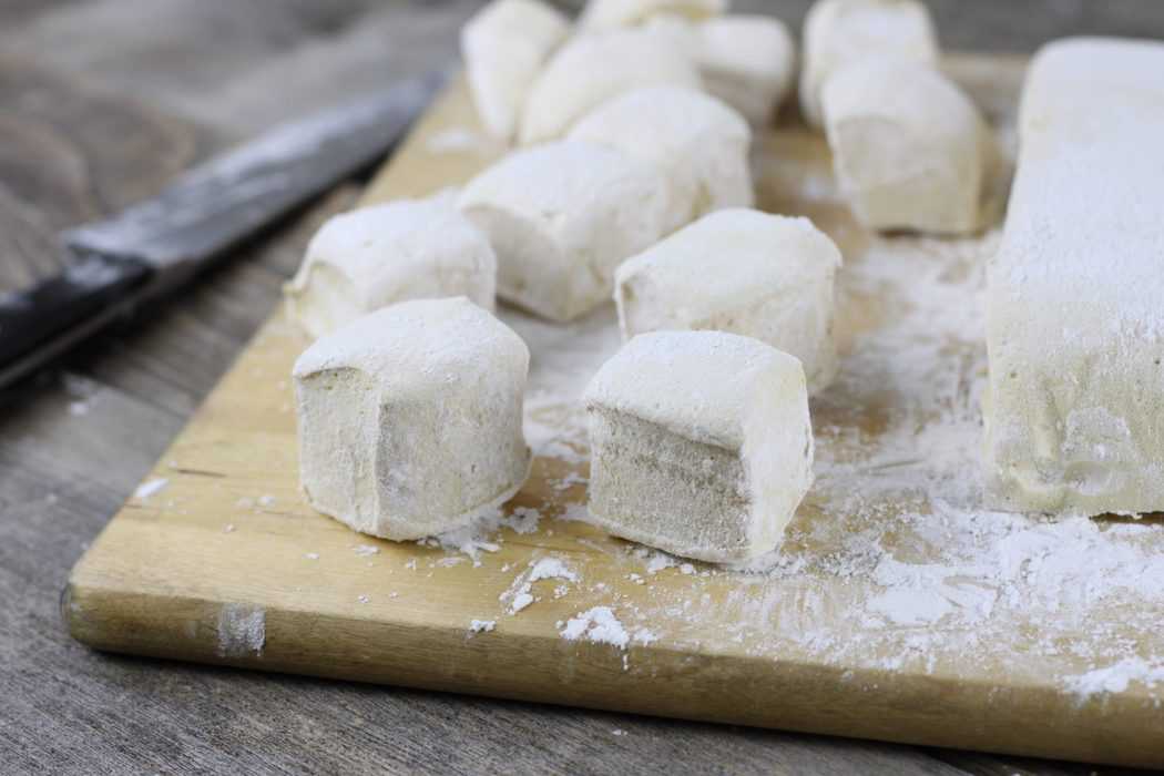 Homemade Marshmallows | https://maryannjaacobsen.com/homemade-marshmallows/