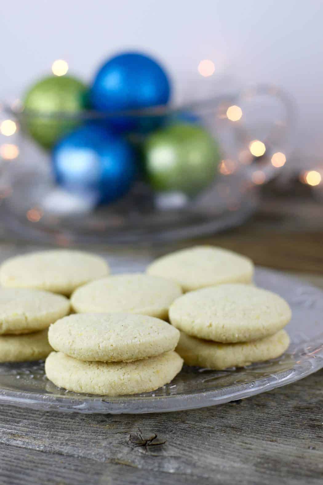 Gluten-Free Lemon-Shortbread Cookies on a glass plate