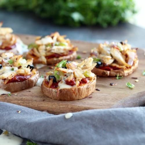 Chicken Supreme Sweet Potato Pizza Bites | pizza inspired recipes | healthy pizza alternatives | easy dinner recipes | healthy dinner recipes | Whole30 recipe ideas | Whole30 approved recipes | Whole30 dinner ideas | gluten free recipes | gluten free pizza recipes | healthy recipes using sweet potatoes | paleo dinner recipes | paleo friendly meals || The Real Food Dietitians